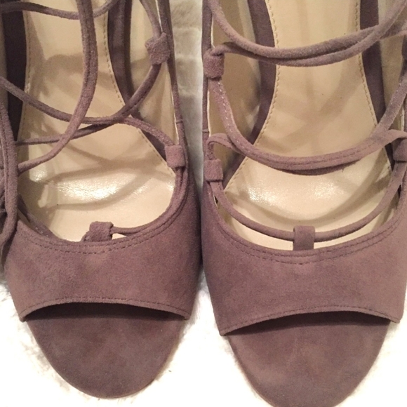 VINCE CAMUTO Sylva Tie Up Heels Size 7.5 - Picture 4 of 5